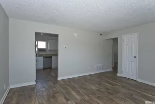 Photo #2: 240007170 Listing