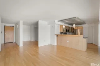 Photo #4: 240007240 Listing