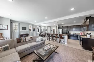 Photo #2: 240007421 Listing
