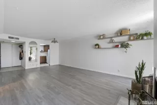 Photo #3: 240007422 Listing 