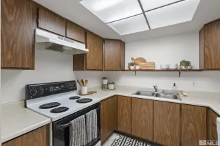 Photo #5: 240007422 Listing 