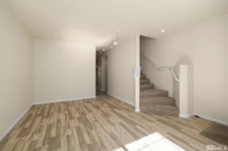 Photo #3: 240007457 Listing 