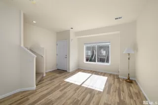 Photo #4: 240007457 Listing 