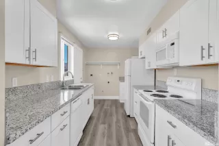 Photo #2: 240007508 Listing