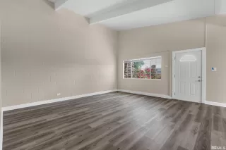 Photo #5: 240007508 Listing