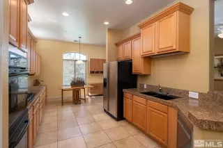 Photo #5: 240007538 Listing 