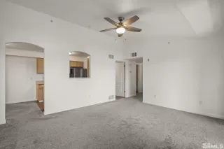 Photo #4: 240007605 Listing