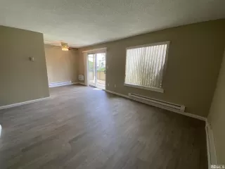 Photo #3: 240007608 Listing