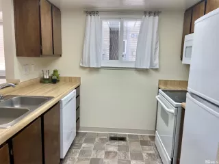 Photo #6: 240007736 Listing 