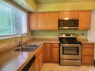 Photo #6: 240007829 Listing