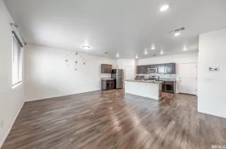 Photo #5: 240007907 Listing