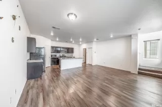 Photo #6: 240007907 Listing