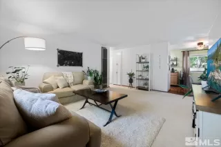 Photo #5: 240007948 Listing