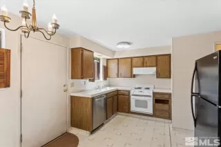 Photo #5: 240007952 Listing