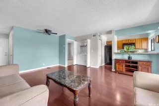 Photo #4: 240008023 Listing