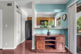 Photo #6: 240008023 Listing