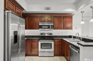 Photo #3: 240008112 Listing 