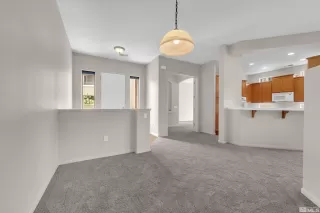 Photo #6: 240008151 Listing