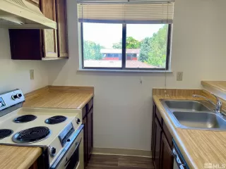Photo #6: 240008340 Listing 