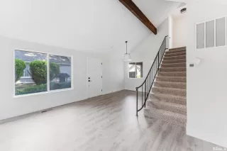 Photo #3: 240008433 Listing