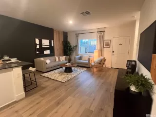 Photo #2: 240008462 Listing 