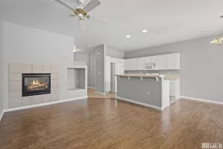 Photo #5: 240008770 Listing