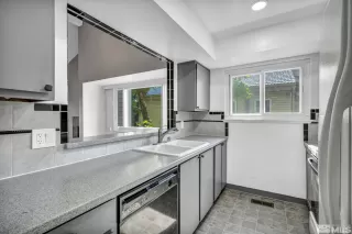 Photo #5: 240008805 Listing