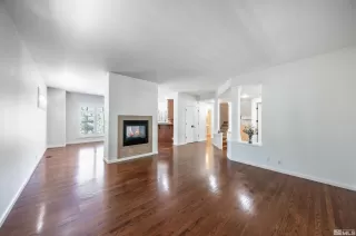 Photo #4: 240008841 Listing 