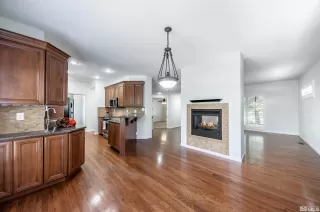 Photo #5: 240008841 Listing 