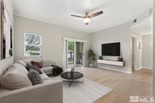 Photo #4: 240008906 Listing 