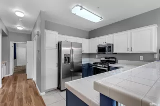 Photo #2: 240008923 Listing