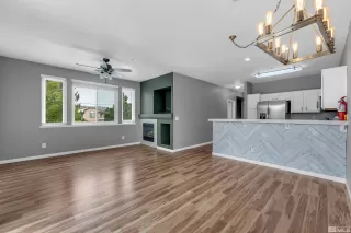 Photo #5: 240008923 Listing