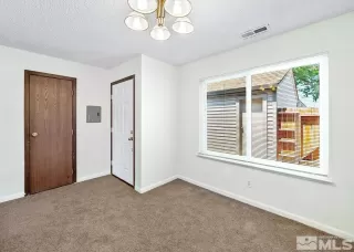 Photo #4: 240008926 Listing 