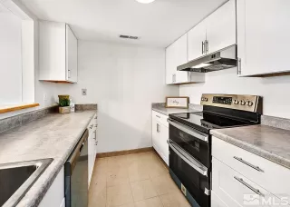 Photo #5: 240008926 Listing 