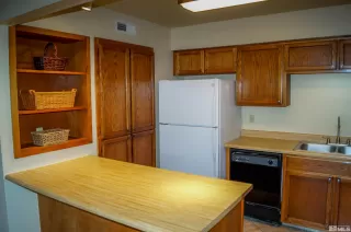 Photo #4: 240008960 Listing 