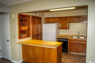 Photo #5: 240008960 Listing 