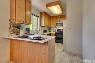 Photo #5: 240008971 Listing 