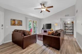 Photo #3: 240009007 Listing