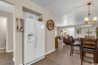 Photo #6: 240009107 Listing