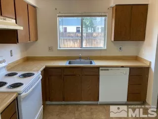 Photo #2: 240009140 Listing 