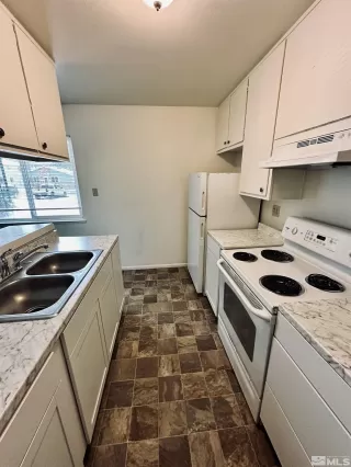 Photo #5: 240009141 Listing