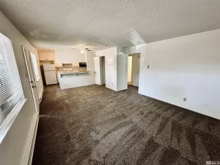 Photo #6: 240009141 Listing