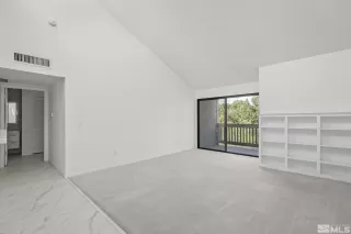 Photo #3: 240009183 Listing