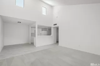 Photo #6: 240009183 Listing