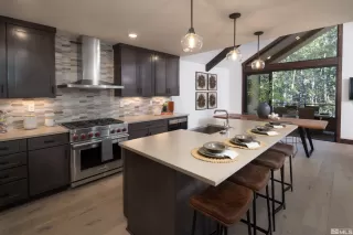 Photo #5: 240009219 Listing