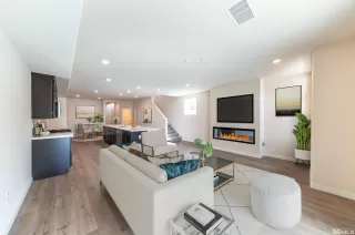 Photo #6: 240009255 Listing