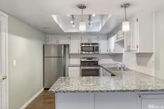 Photo #3: 240009387 Listing