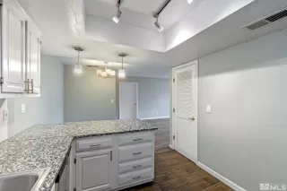 Photo #4: 240009387 Listing