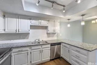 Photo #5: 240009387 Listing