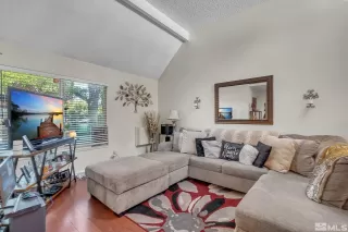 Photo #4: 240009575 Listing